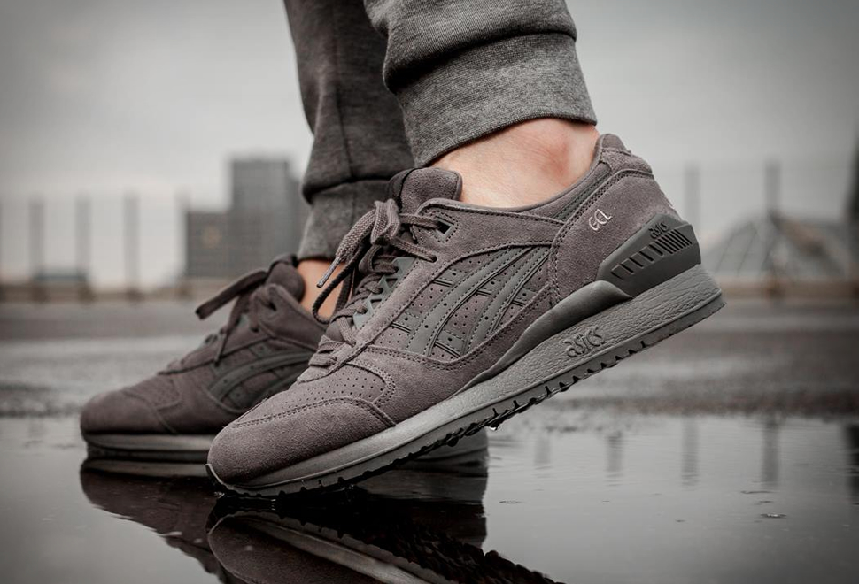 asics gel respector carbon salmon