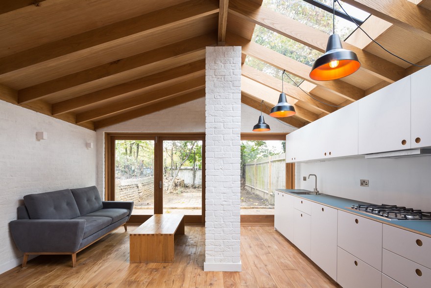 Extension Of A Garden Flat Defined By A Dramatic Vaulted Oak