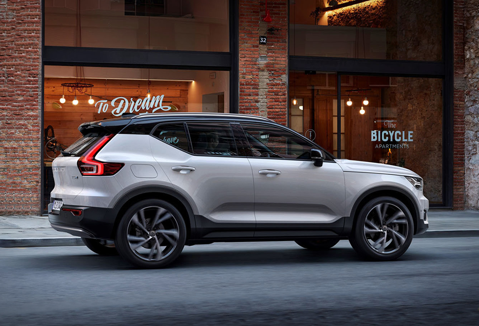 Volvo XC40: компактный кроссовер с новейшим комплексом безопасности Volvo XC40: компактный кроссовер с новейшим комплексом безопасности
